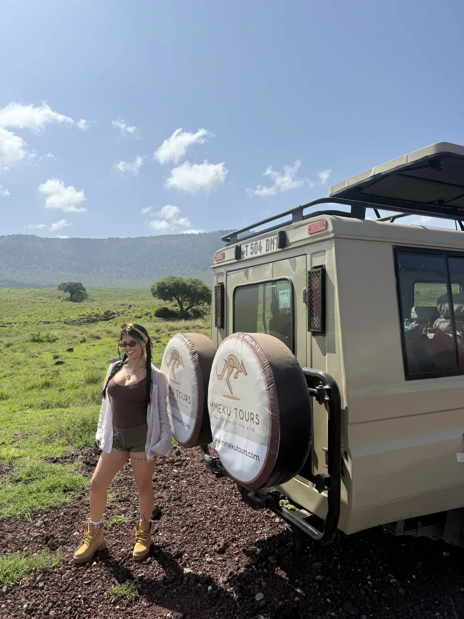 Guest, Mmeku safari vehicle